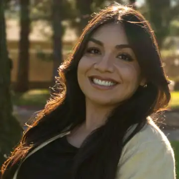 Stephanie Leon
